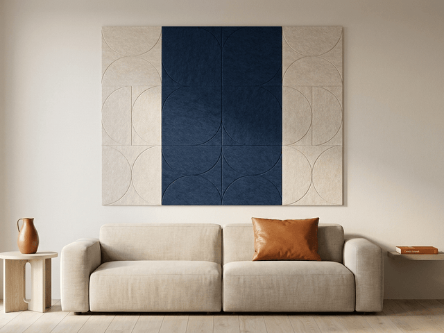 Azulejo van de Noordzee, akoestische wand van 12 viltpanelen, samen 200 bij 150 cm, in een woonkamer