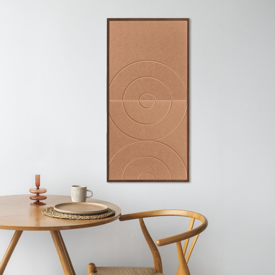 Golden Echo akoestisch schilderij in cognac - concentrische cirkels - in eetkamer boven ronde tafel - 50x100cm