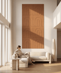 Maya IV akoestische kunst in cognac als sfeervolle wand in een woonkamer